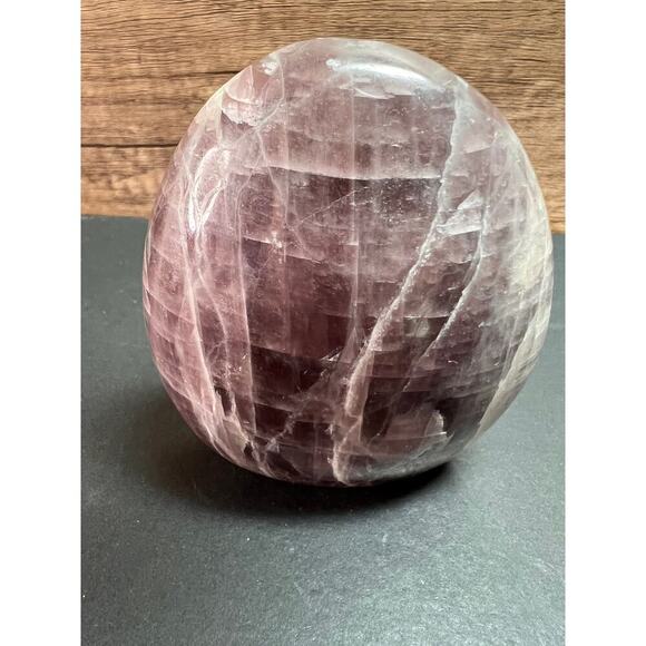 Rare purple anhydrite with epidote polished freeform crystal - Picture 4 of 15